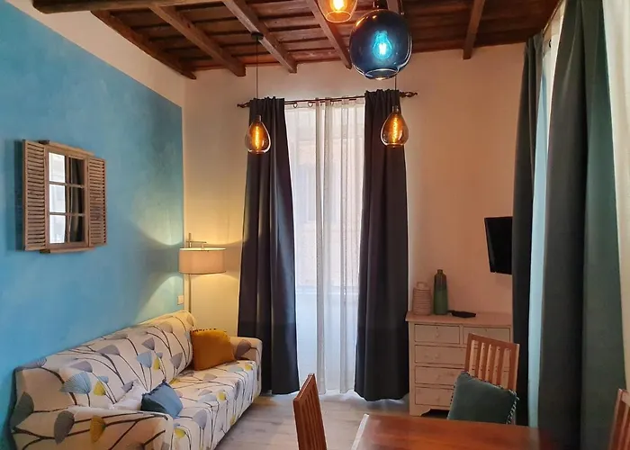 Alice's Corner At Borgo Apartament *
